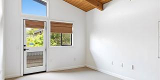 1980 San Remo Gallery 28