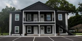 450 Northwest Lake City Avenue Gallery 1