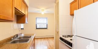 509 W Briar Pl Gallery 1