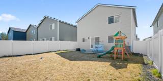 Beautiful 2022 Built Home With Views! Gallery 25