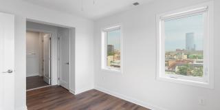 Graduate Pointe Gallery 10