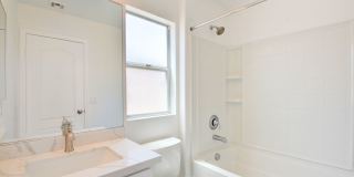 2 Story 2 Bedroom Gated Community Amazing Location Gallery 13