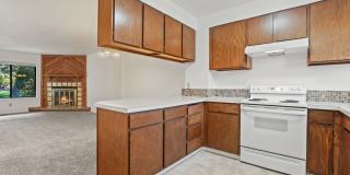 Charming 2bd/1.5ba SE Boise Townhome w/Pool Gallery 5