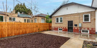1463 Dahlia St Gallery 27