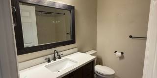 PETS ALLOWED - GREAT UNIT BETWEEN MEDFORD AND CENTRAL POINT AVAILABLE NOW Gallery 19