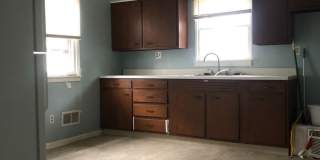 Cute 2 bedroom house next to park! Gallery 4