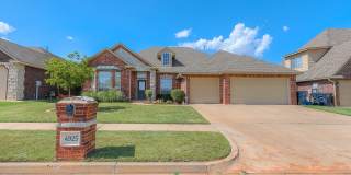 Lone Oak Ridge + Gated Community + 4 beds/2.5 Baths + Storm Shelter + Deer Creek Schools Gallery 3
