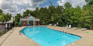 3be / 2.5ba Townhouse with Screened Porch and Community Pool in North Durham Gallery 23