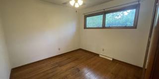 1906 E. Maxwell Gallery 14