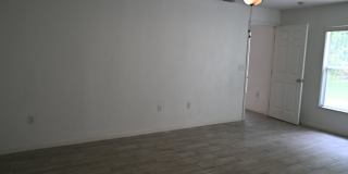 Large 4 bedroom home awaits your arrival! Gallery 17