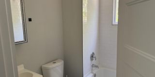 1918 REDELL Street Gallery 13