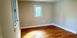 41 Woods Avenue Gallery 11