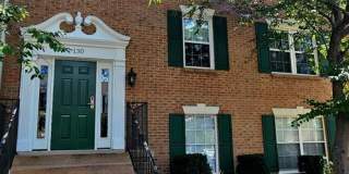 Spacious 2-Bedroom Condo in a Prime Leesburg Location with Brand-New LVP Flooring Gallery 1