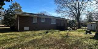 3 bedroom home near Wire Park Gallery 31