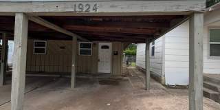 1924 North Cross Avenue Gallery 1