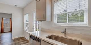 AVAILABLE NOW! (Pet Friendly) | $500 RENT CREDIT Gallery 21