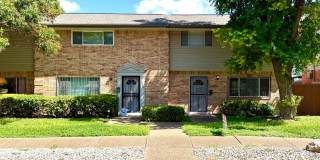 Updated 2-Bedroom Townhome Near the Airport & Hwy 281! Gallery 1