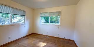 3bd/1.5ba Edmonds Home Gallery 18