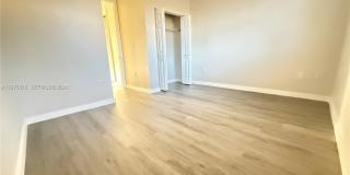978 NE 42nd Pl Gallery 17