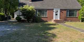1508 E. Holly Street Gallery 1