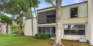 Bright & Spacious 1BR Retreat Near Beaches & Shopping Gallery 22