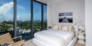 Icon Las Olas Gallery 28