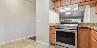 Charming 2BR/2BA Ground Floor Townhouse in Westminster Gallery 7