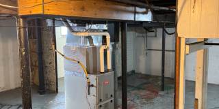 Single Family Home 3 bedroom 1 bath new paint flooring with basement fenced in yard Gallery 12