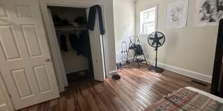 522 1/2 North 1st Street Gallery 33