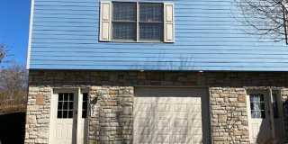 3 bed/2 half bath 2 Full bath Townhouse in Morgantown - Close to Interstate 68 - Available 10/23/2026 Gallery 1