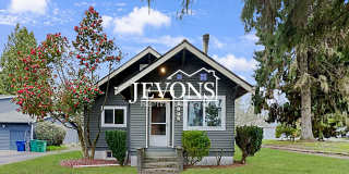 Jevons Property Management Presents 3 Bedrooms, 2.5 Bathrooms Two-Story Single-Family Home in Newcastle Gallery 1