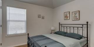 Cozy 3-Bed Retreat in Yukon - Fully Furnished & All Utilities Included Gallery 19