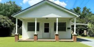 Adorable 2 bedroom home Gallery 1