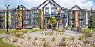 Oaks Landing 55+ Apartments - Senior & Affordable Housing Gallery 22