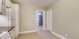 1020 W LOMBARD Street Gallery 7