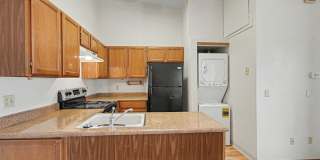 Charming Top-Floor Studio in Aurora with Private Patio & In-Unit Laundry Gallery 6