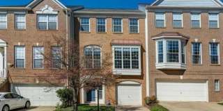 20927 TRINITY Square Gallery 1