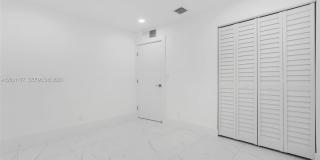 810 SW 14th Ct Gallery 15