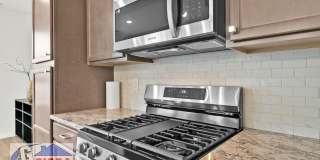 1.5 year old townhome with 3 bedrooms, 2 1/2 bathrooms, 2-car garage at Victory Ridge available NOW! Gallery 8