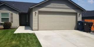 Great single level floor plan in nice neighborhood. Gorgeous yard, fully fenced. Gallery 1