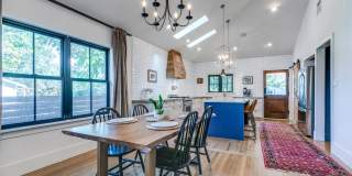 GORGEOUS BEACON HILL BUNGALOW Gallery 8