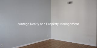 Ready To Go! Very Nice 2 bedroom Condo!!! Gallery 6