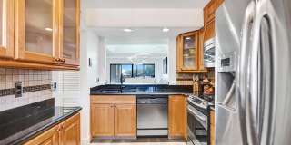 270 Captains Walk Gallery 16