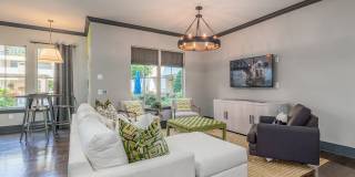 Riverhouse Gallery 15