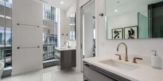 403 N Wabash Avenue Gallery 25