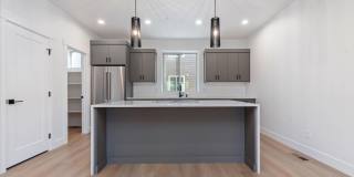 BRAND NEW 3 bed 3.5 bath townhouse Gallery 9