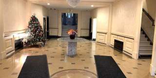 65 Lincoln Boulevard unit: D17 Gallery 1