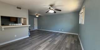 Upstairs 2/1 home in Greenback Estates Gallery 21