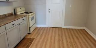 2 bedroom | 1 bathroom | Entire HOME- Freshly painted! Gallery 9