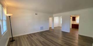 Charming 2-bedroom, 1.5-bath in Savannah, GA, Available now! Gallery 3